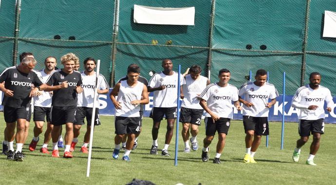 Beşiktaş Galatasaray'a hazırlanıyor