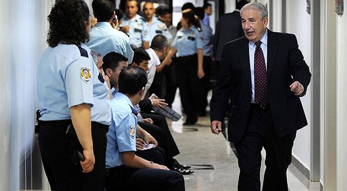 YÖK eski başkanı Gürüz'e tutuklama talebi