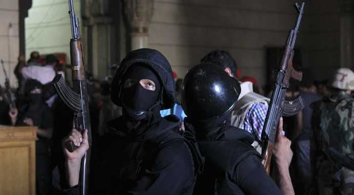 Mısır polisi, sokağa çıkma yasağını ihlal eden Fransız'ı öldürdü Mısır polisi, sokağa çıkma yasağını ihlal eden Fransız'ı öldürdü