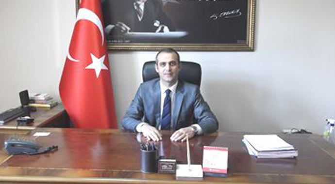 Erzurum'daki depremin ardından kaymakam köyü inceledi Erzurum'daki depremin ardından kaymakam köyü inceledi