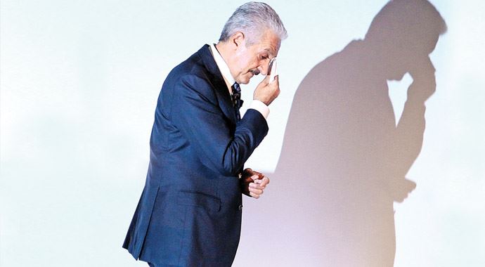 Evlat sorusu Mehmet Ali Aydınlar'ı ağlattı Evlat sorusu Mehmet Ali Aydınlar'ı ağlattı
