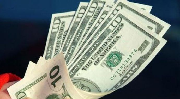 Dolar güne düşüşle başladı