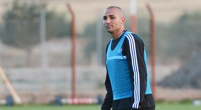 Rafik Djebbour sahne alıyor Rafik Djebbour sahne alıyor