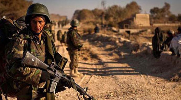 Afganistan'da polisler çatıştı, 3 ölü, 7 yaralı Afganistan'da polisler çatıştı, 3 ölü, 7 yaralı