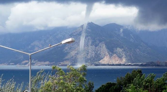 Alanya&#039;da üç ayrı hortum