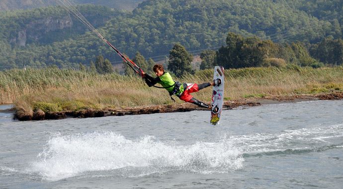 Kiteboard Course Race parkur'da birinciler belli oldu Kiteboard Course Race parkur'da birinciler belli oldu