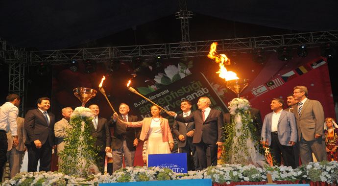 Antepfıstığı Kültür ve Sanat Festivali başladı Antepfıstığı Kültür ve Sanat Festivali başladı