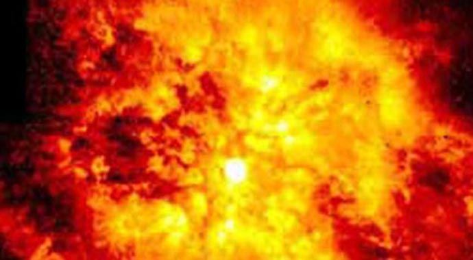 Yunan yargıcın evine gönderilen bombalı paket patladı Yunan yargıcın evine gönderilen bombalı paket patladı