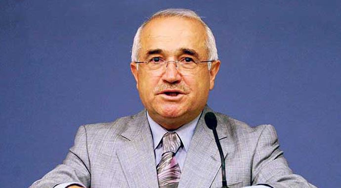Cemil Çiçek AB'yi eleştirdi Cemil Çiçek AB'yi eleştirdi