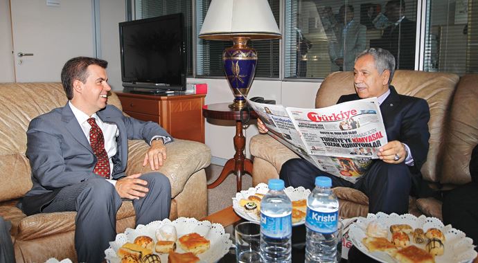 Bülent Arınç, &#039;Türkiye heyecan veren bir gazete oldu&#039;