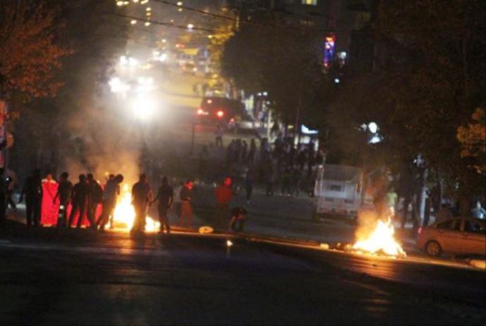 Gazi mahallesi&#039;nde olaylı gece