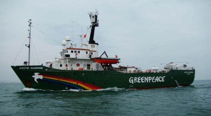 Rusya, Greenpeace gemisine el koydu