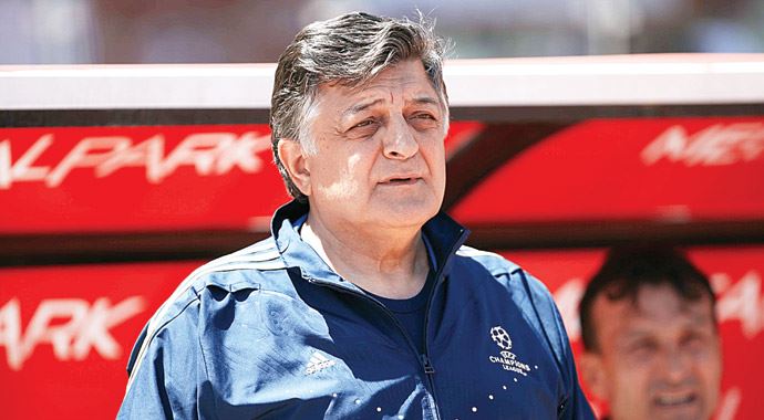 Yılmaz Vural&#039;a Azerbaycan yolları gözüktü