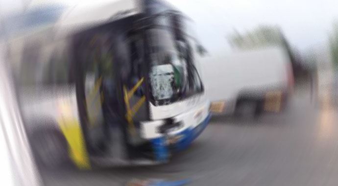 Belediye otobüsü dehşet saçtı, 2 ölü, 5 yaralı 