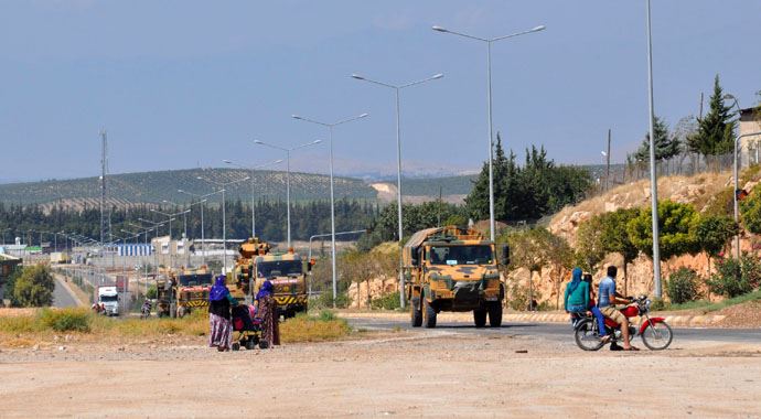 Reyhanlı'ya askeri sevkiyat sürüyor Reyhanlı'ya askeri sevkiyat sürüyor