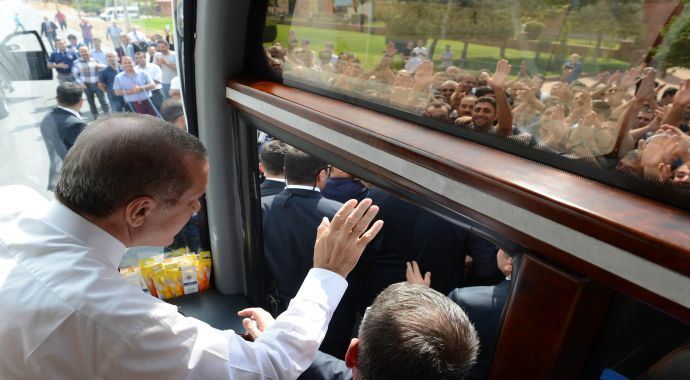 Başbakan Erdoğan'a Malatya'da sevgi seli Başbakan Erdoğan'a Malatya'da sevgi seli