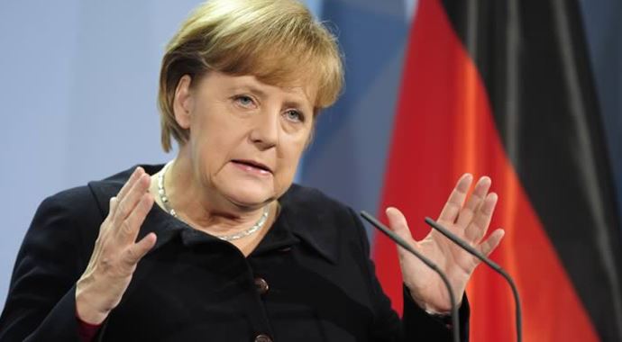Merkel son mitingini Berlin'de yaptı Merkel son mitingini Berlin'de yaptı