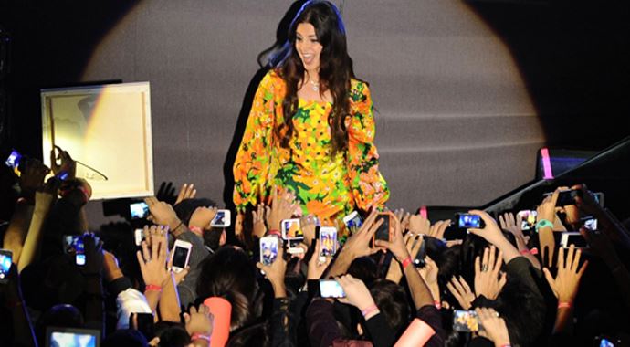 Lana Del Rey&#039;i 15 bin kişi izledi