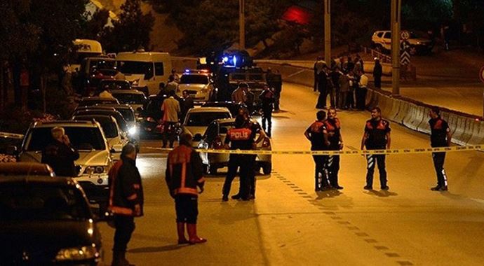 Teröristlerin üzerinden cephane çıktı Teröristlerin üzerinden cephane çıktı