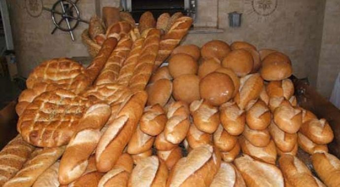 Türkiye'de her gün bin 500 ekmek israf ediliyor Türkiye'de her gün bin 500 ekmek israf ediliyor