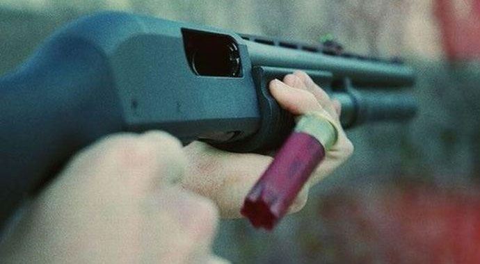 Polise silah çeken şahıs öldürüldü Polise silah çeken şahıs öldürüldü