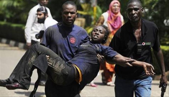 Kenya'da alışveriş merkezine silahlı saldırı, 39 ölü Kenya'da alışveriş merkezine silahlı saldırı, 39 ölü