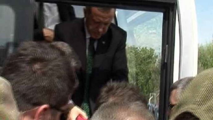 Küçük çocuk Başbakanı çok üzdü Küçük çocuk Başbakanı çok üzdü