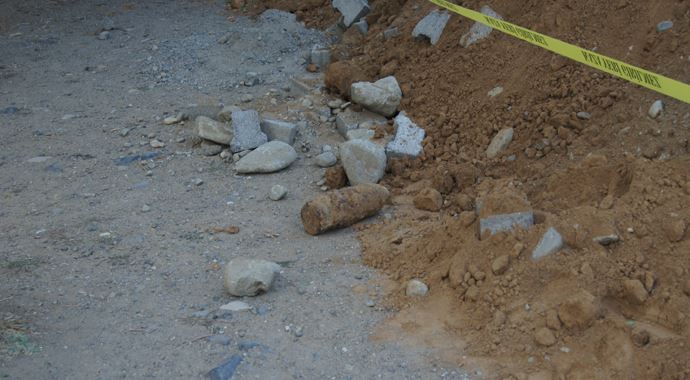 Bingöl'de kazı çalışmaları sırasında top mermisi bulundu Bingöl'de kazı çalışmaları sırasında top mermisi bulundu