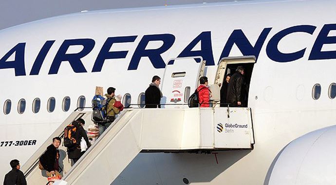 Air France uçağında 1,3 ton kokain ele geçirildi Air France uçağında 1,3 ton kokain ele geçirildi