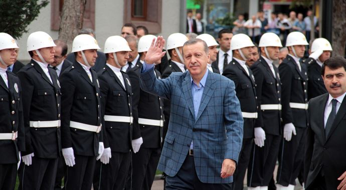 Başbakan Erdoğan, 'Esman'nın suçu neydi, şehit ettiler' Başbakan Erdoğan, 'Esman'nın suçu neydi, şehit ettiler'