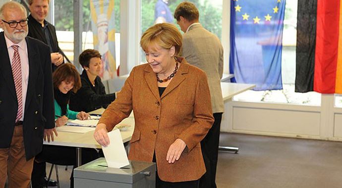 Başbakan Merkel oyunu kullandı Başbakan Merkel oyunu kullandı