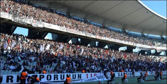 Beşiktaş Türkiye'deki seyirci rekorunu kırdı Beşiktaş Türkiye'deki seyirci rekorunu kırdı