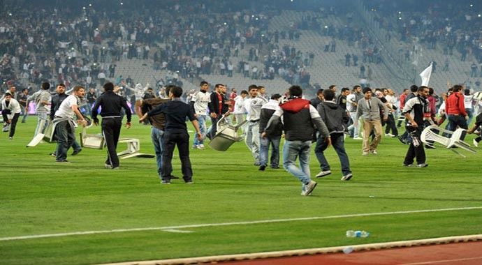 Hakan Şükür, 'Olayların önceden planlanmış olma ihtimali var' Hakan Şükür, 'Olayların önceden planlanmış olma ihtimali var'