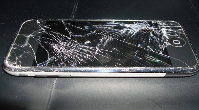 Apple, kırılan camı ücretsiz değiştirecek Apple, kırılan camı ücretsiz değiştirecek
