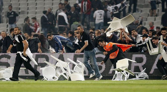 Gözaltına alınan taraftarlar açıkladı, &#039;Sahaya girdik, çünkü&#039;