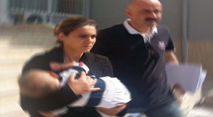 Bebeğiyle cezaevine girdi Bebeğiyle cezaevine girdi