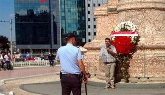 Taksim'de benzin döküp kendini yakmak istedi