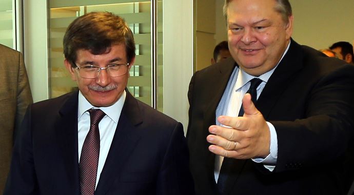 Davutoğlu, Yunanistan Dışişleri Bakanı ile görüştü