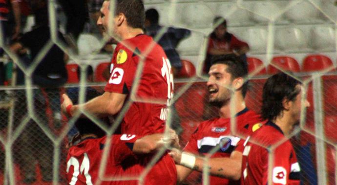 Mersin 90'da  vurdu