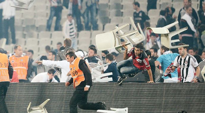 69 taraftar 1 yıl süreyle maçlardan men edildi