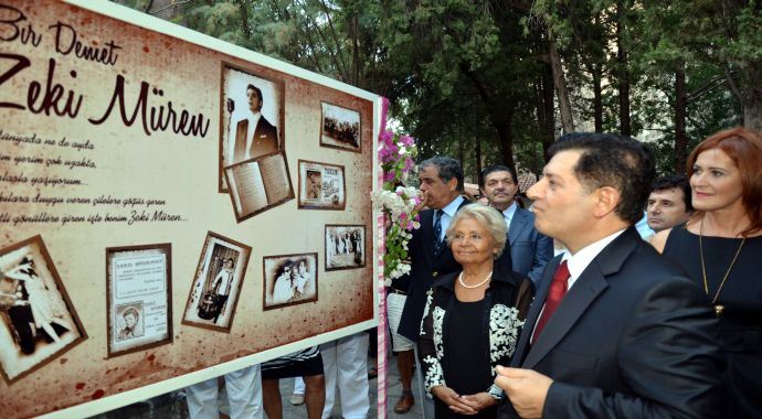 Zeki Müren 17. ölüm yıl dönümünde anıldı