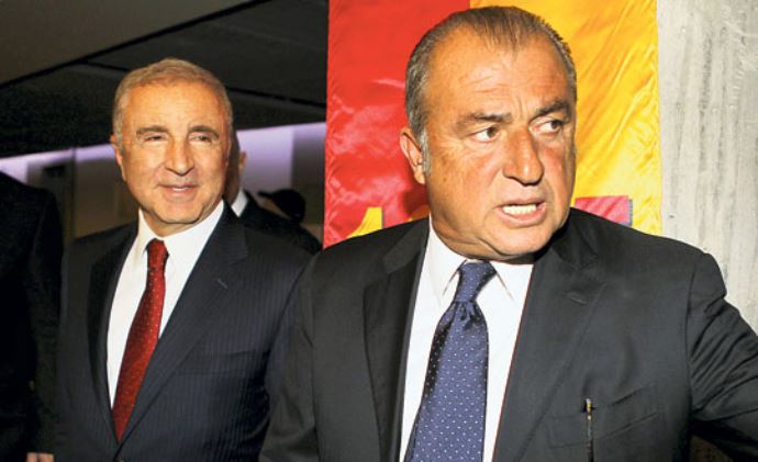 Galatasaray taraftarı Ünal Aysal&#039;ı istifaya çağıracak