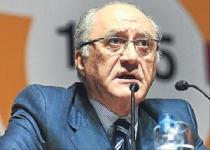 Galatasaray Divan Üyesi Ünal Aysal'ı yalanladı Galatasaray Divan Üyesi Ünal Aysal'ı yalanladı