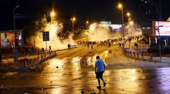 Gezi eylemcilerine 27 noktada eğitim Gezi eylemcilerine 27 noktada eğitim