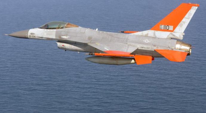 İnsansız F-16 test edildi