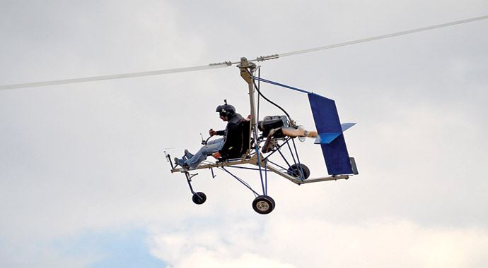 Gyrocopter yapıp uçuşa geçti