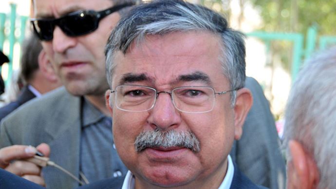 5 yakınını toprağa veren Bakan Yılmaz gözyaşlarına boğuldu