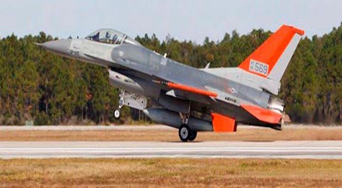 İnsansız F-16 ilk uçuşunu başarıyla tamamladı