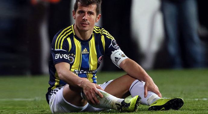 Emre Belözoğlu'nun sakatlığı devam ediyor Emre Belözoğlu'nun sakatlığı devam ediyor