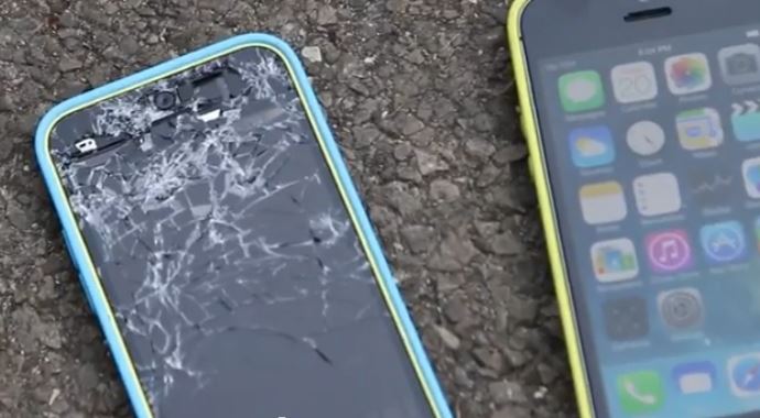 iPhone 5S ve 5C düşme testine tabi tutuldu